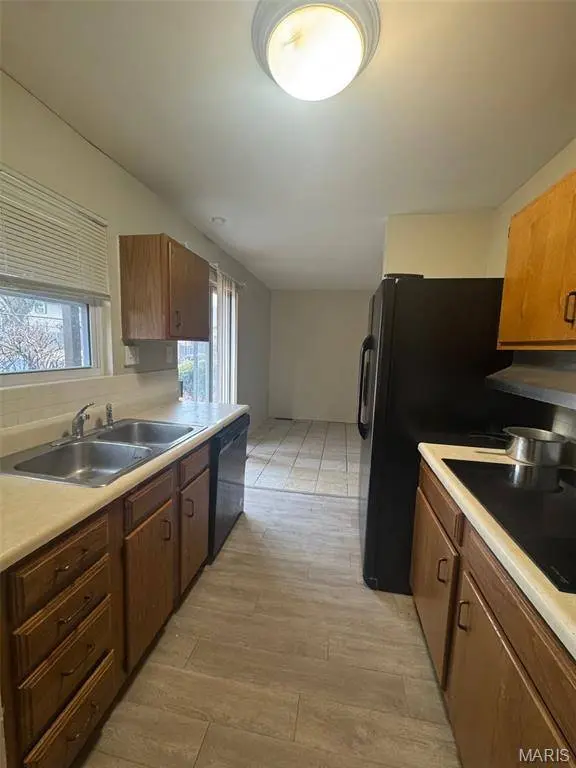 6655 Blossomwood DR, Florissant, MO 63033