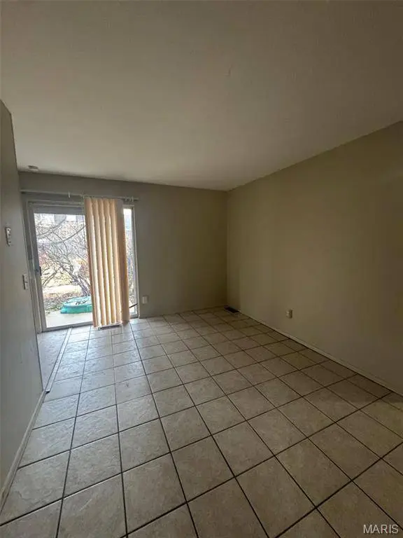 6655 Blossomwood DR, Florissant, MO 63033