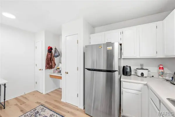 2560 Creve Coeur Mill RD #12, Maryland Heights, MO 63043