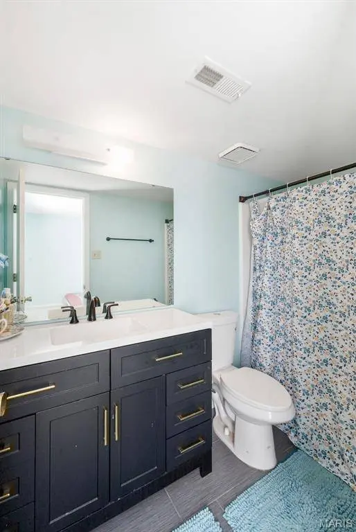 2560 Creve Coeur Mill RD #12, Maryland Heights, MO 63043