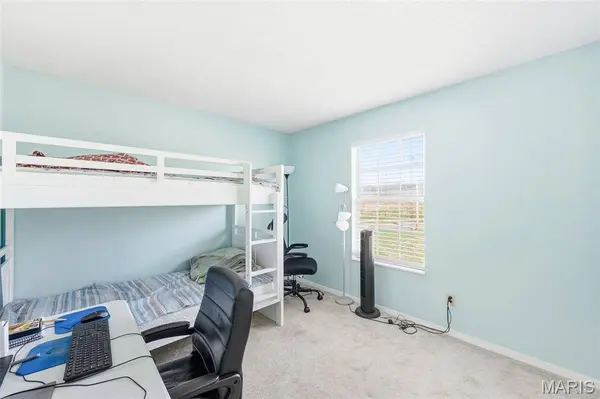 2560 Creve Coeur Mill RD #12, Maryland Heights, MO 63043