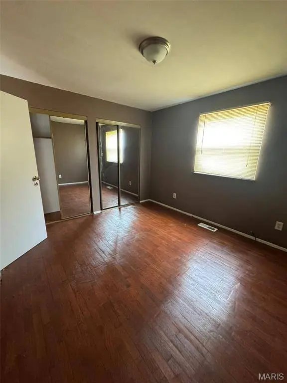 10418 Castle DR, St Louis, MO 63136