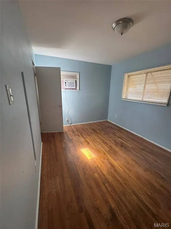 10504 Earl DR, St Louis, MO 63136