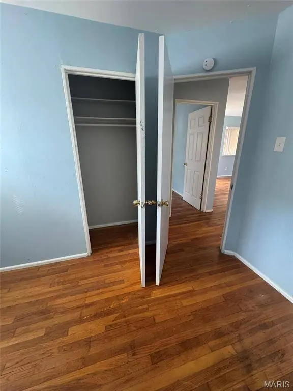 10504 Earl DR, St Louis, MO 63136