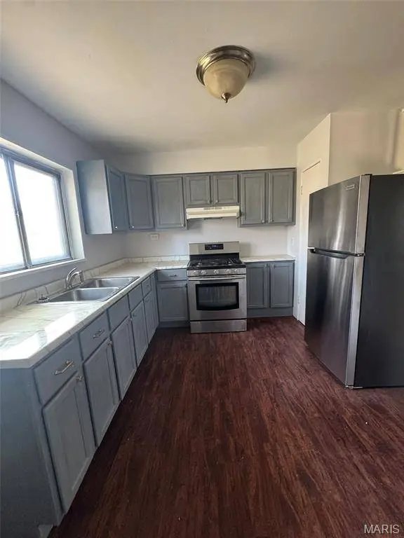 10504 Earl DR, St Louis, MO 63136