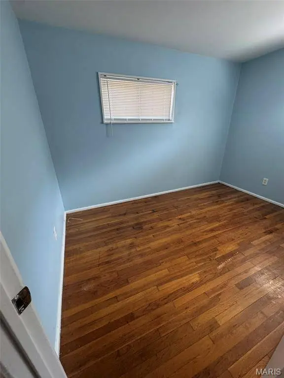 10504 Earl DR, St Louis, MO 63136