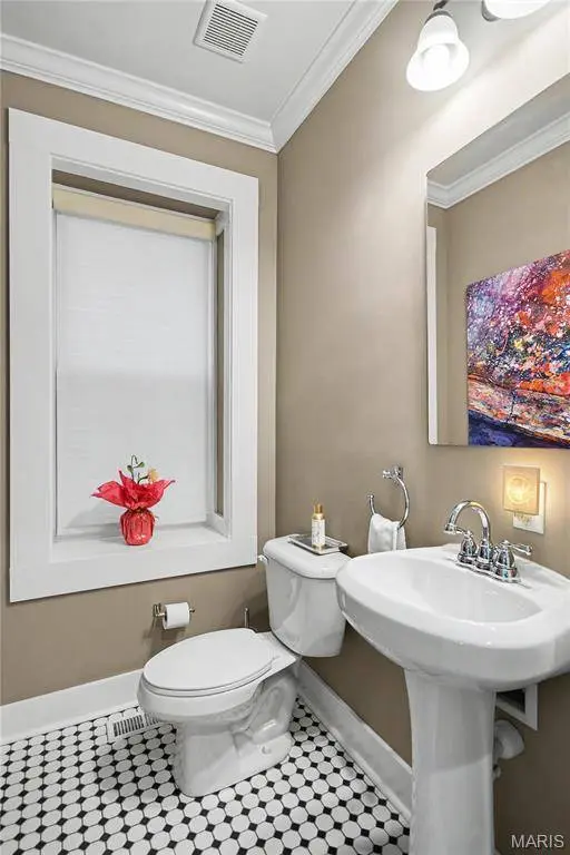 4137 Virginia AVE, St Louis, MO 63118