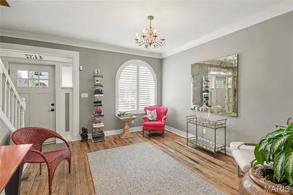 4137 Virginia AVE, St Louis, MO 63118