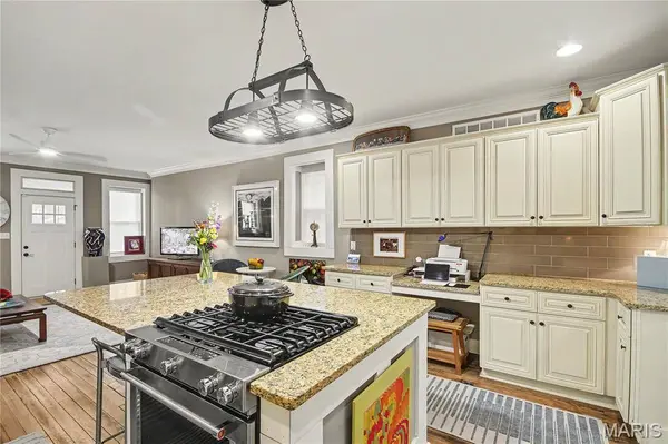 4137 Virginia AVE, St Louis, MO 63118