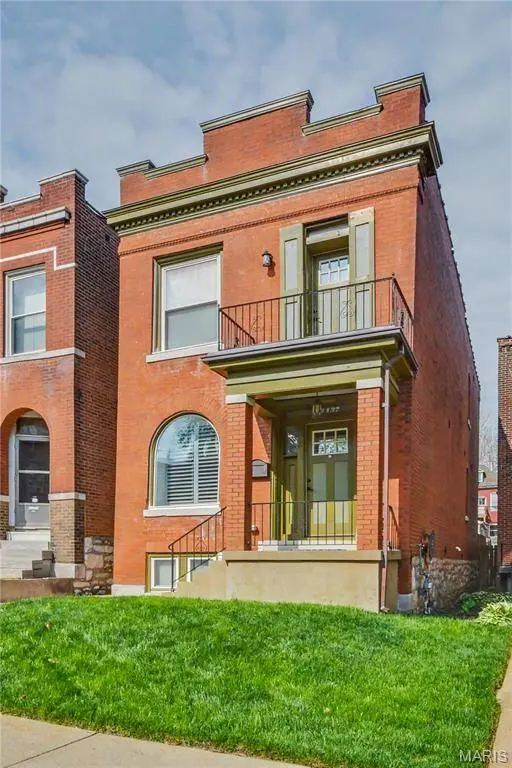 4137 Virginia AVE, St Louis, MO 63118
