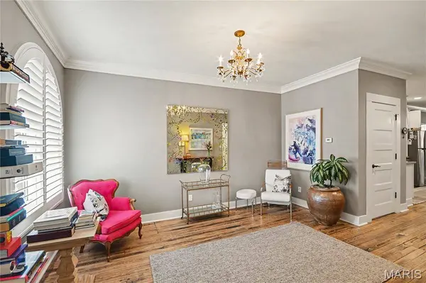 4137 Virginia AVE, St Louis, MO 63118