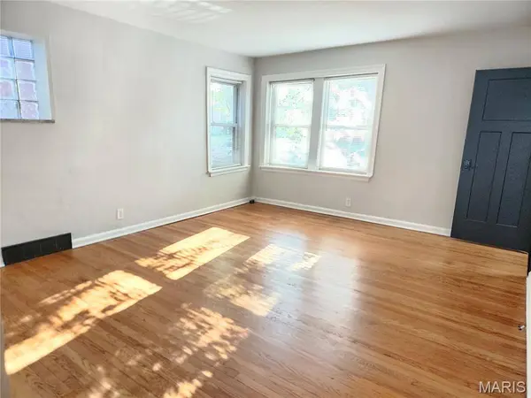 3404 Lawn AVE, St Louis, MO 63139