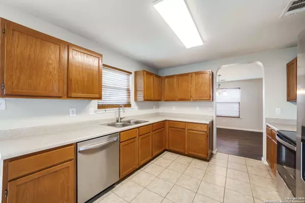 10534 MARENGO LN, San Antonio, TX 78254-5872