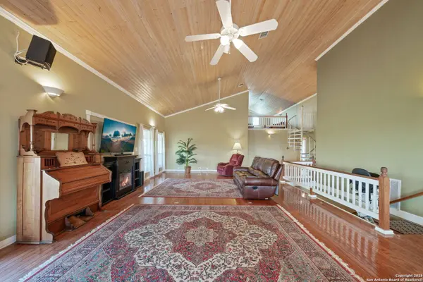 388 Oak, Pipe Creek, TX 78063