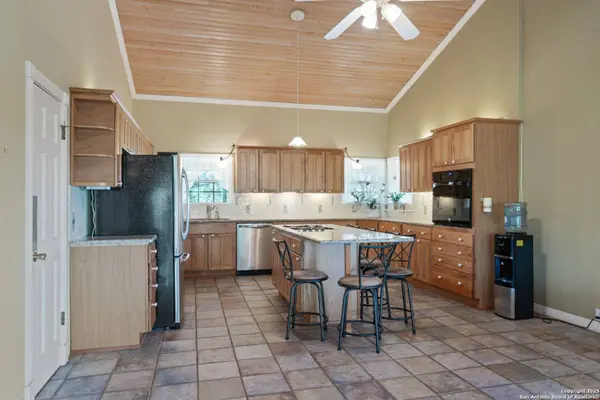 388 Oak, Pipe Creek, TX 78063