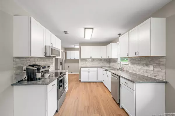 385 Faust, New Braunfels, TX 78130