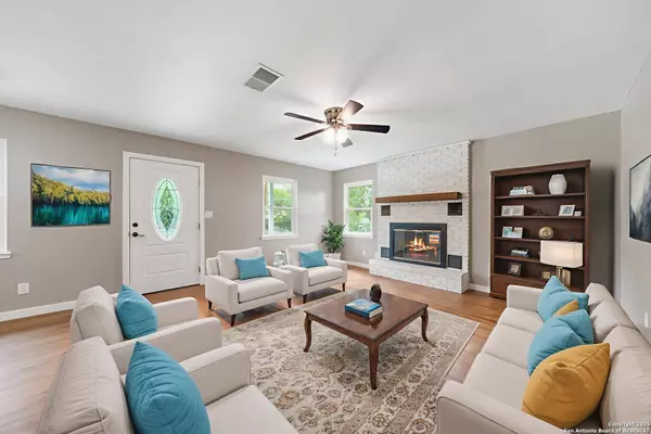 385 Faust, New Braunfels, TX 78130