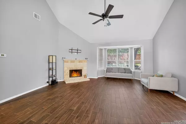 8338 Setting Moon, San Antonio, TX 78255