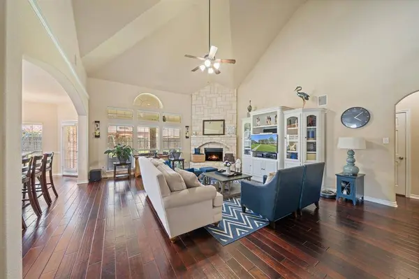 2840 England Parkway, Grand Prairie, TX 75054