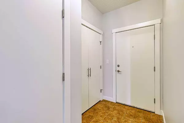 8880 Horton RD SW #1412, Calgary, AB T2V 2W3