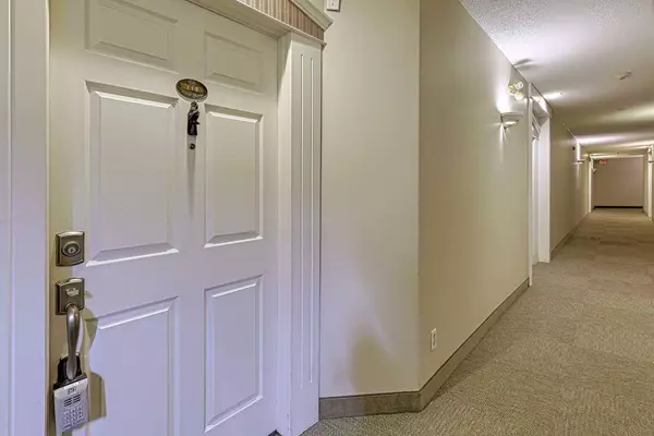 200 Lincoln WAY SW #119, Calgary, AB T3E7G7