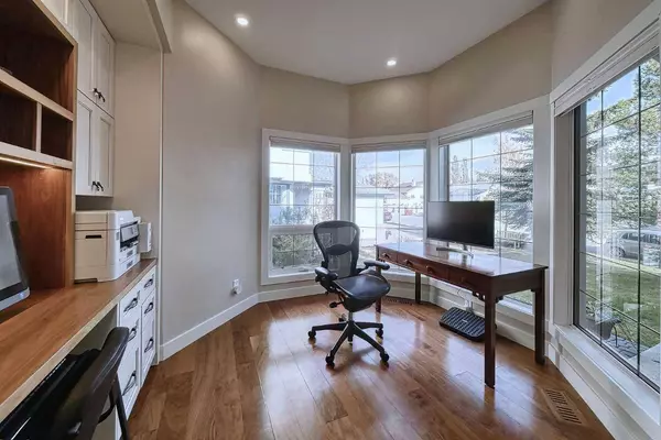 180 Arbour Glen Close NW, Calgary, AB T3G 3Y8