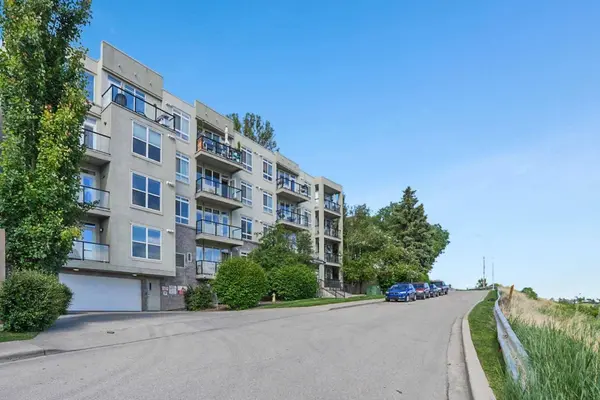 540 5 AVE NE #205, Calgary, AB T2E 0L2
