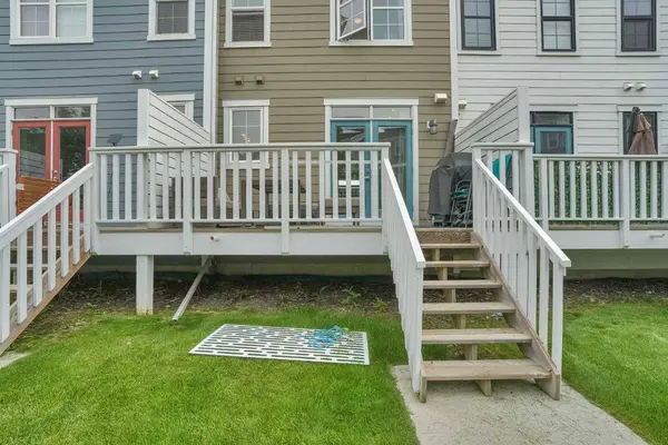 575 Sherwood BLVD NW, Calgary, AB T3R 0X1
