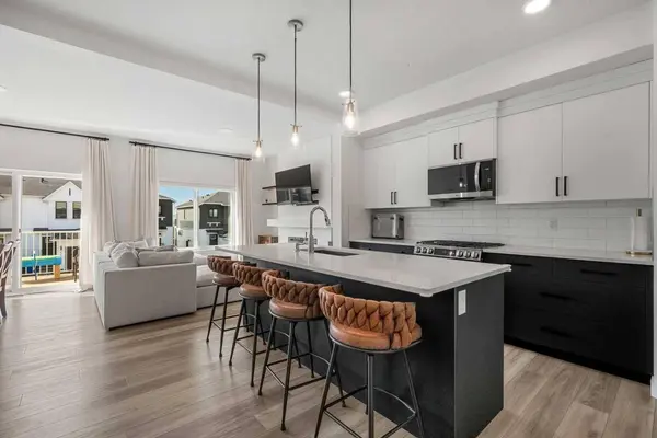 256 Heritage HTS, Cochrane, AB T4C 3A7