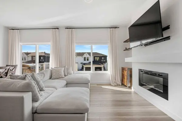 256 Heritage HTS, Cochrane, AB T4C 3A7