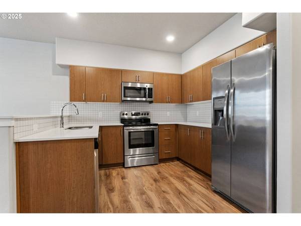 17137 SW APPLEDALE RD #104, Beaverton, OR 97007