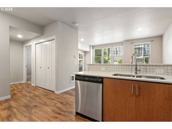 17137 SW APPLEDALE RD #104, Beaverton, OR 97007