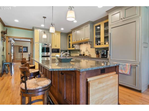5049 SW NEVADA CT, Portland, OR 97219