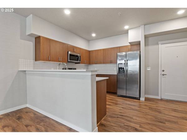 17137 SW APPLEDALE RD #104, Beaverton, OR 97007