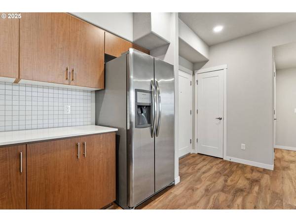 17137 SW APPLEDALE RD #104, Beaverton, OR 97007