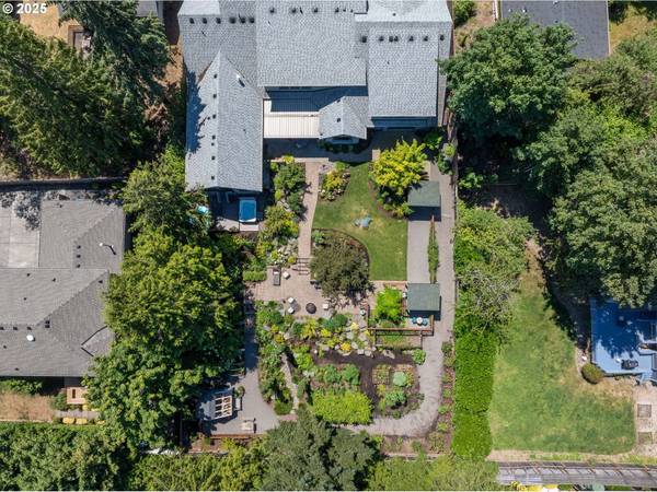 5049 SW NEVADA CT, Portland, OR 97219