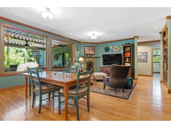5049 SW NEVADA CT, Portland, OR 97219