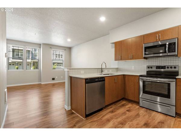 17137 SW APPLEDALE RD #104, Beaverton, OR 97007