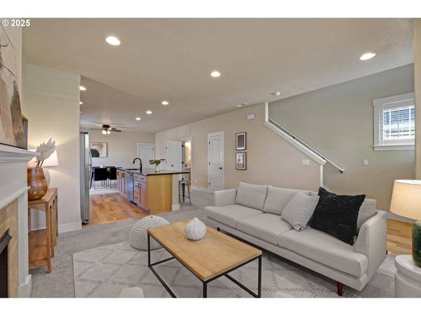 7092 NW ELEANOR AVE, Portland, OR 97229