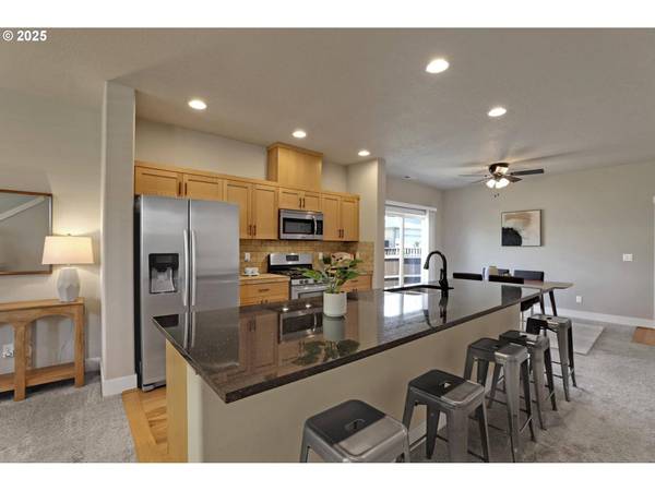 7092 NW ELEANOR AVE, Portland, OR 97229