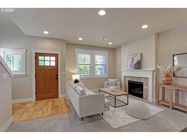 7092 NW ELEANOR AVE, Portland, OR 97229