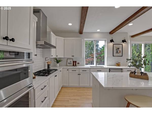 14006 NW LAKEVIEW DR, Portland, OR 97229