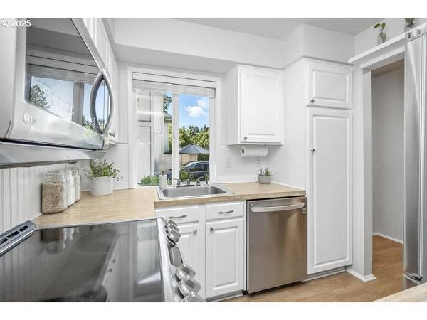 12015 SW SUSSEX ST, Beaverton, OR 97008