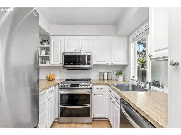 12015 SW SUSSEX ST, Beaverton, OR 97008