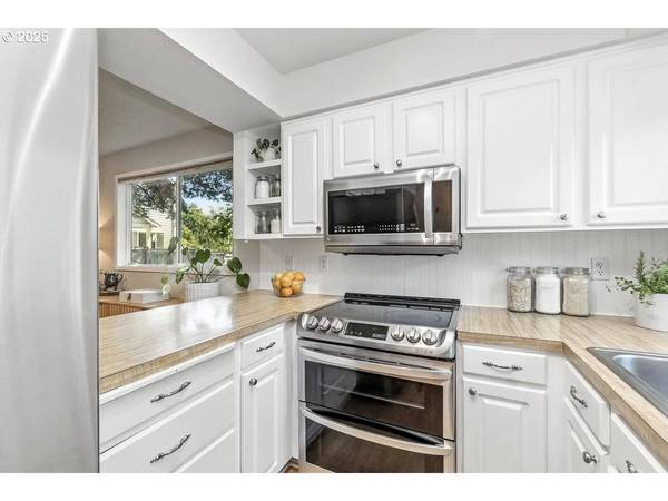 12015 SW SUSSEX ST, Beaverton, OR 97008