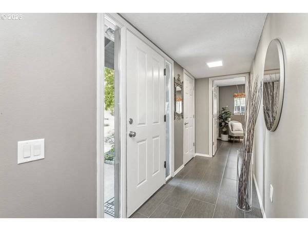 16175 SW ROYALTY PKWY, Portland, OR 97224