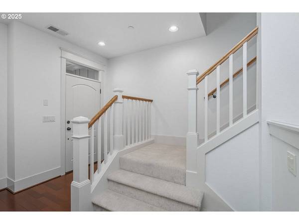 619 SW FORESTA TER, Portland, OR 97225