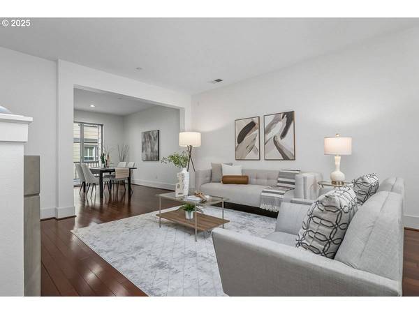 619 SW FORESTA TER, Portland, OR 97225