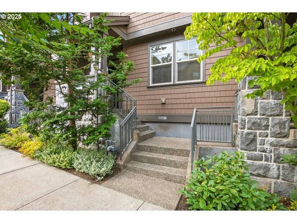 619 SW FORESTA TER, Portland, OR 97225