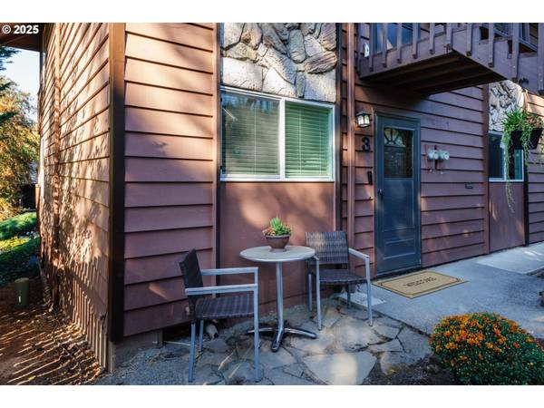 5005 SW MITCHELL ST #3, Portland, OR 97221